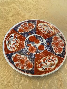 Japanese Decorative Porcelain Dinner Plate in Red, Blue and White and gold.